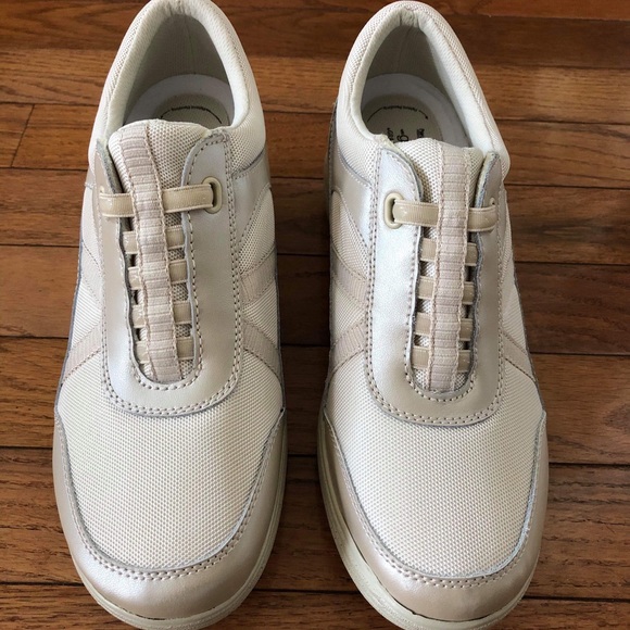 like new shoes - Picture 2 of 7